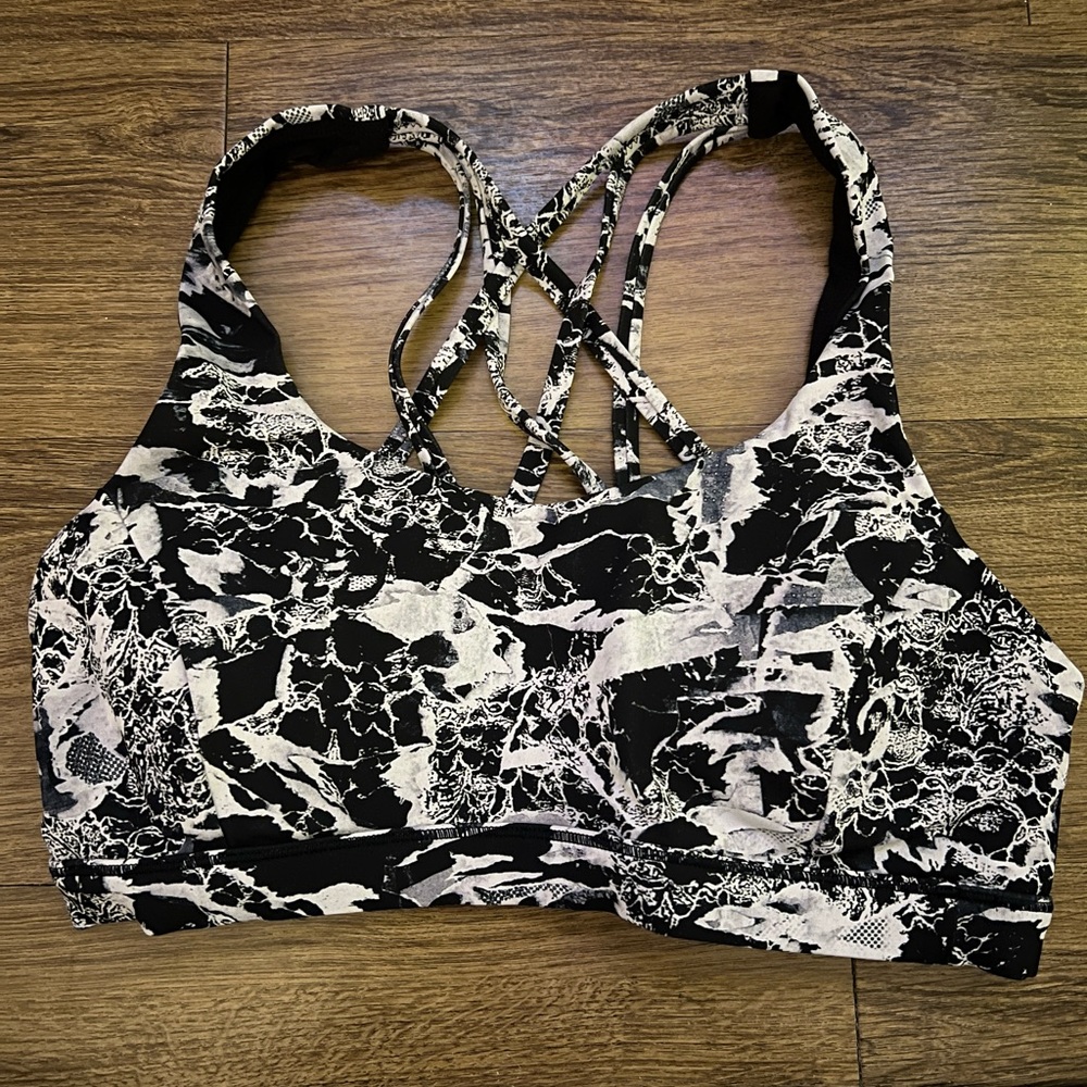 Lululemon sports bra